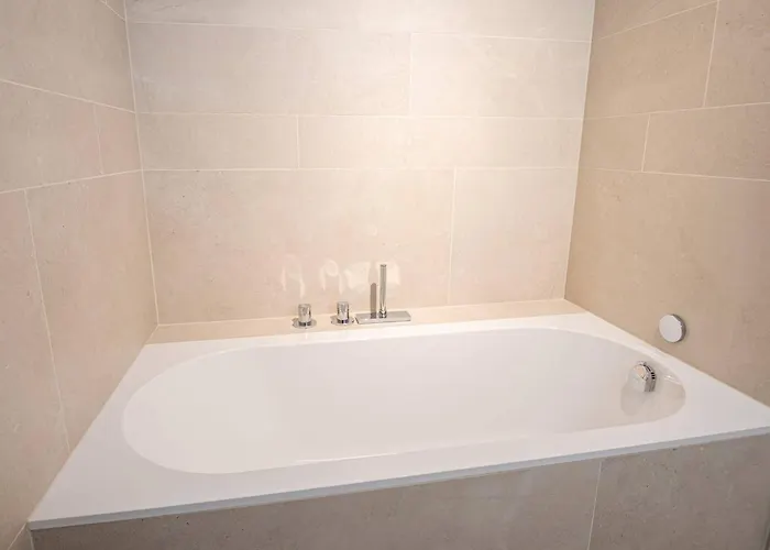 דירה Deluxe 3br With Spectacular Views *